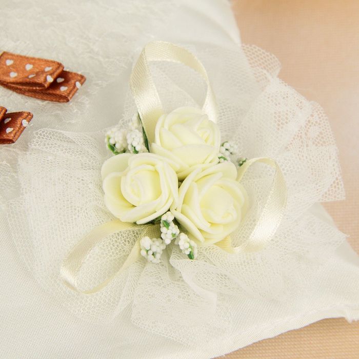 Подушечка для колец с цветными бантиками , молочная с коричневым