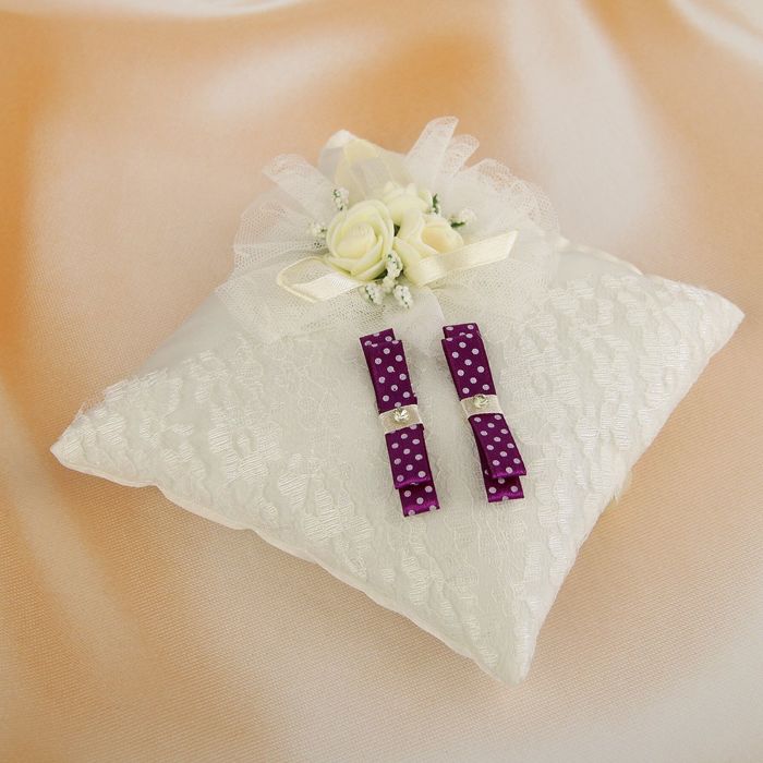 Подушечка для колец с цветными бантиками , айвори с фиолетовым