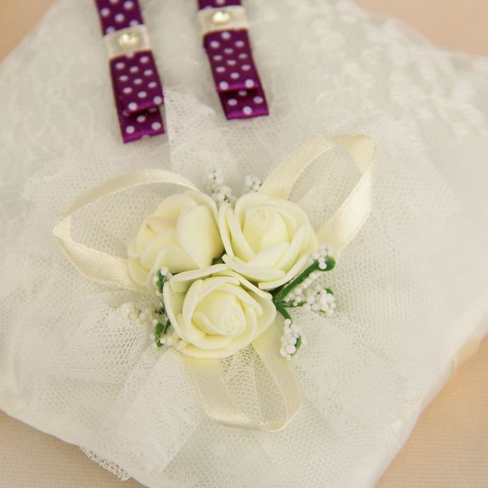 Подушечка для колец с цветными бантиками , айвори с фиолетовым