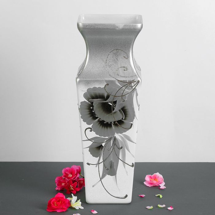 Ваза "Пион", бело-серебристая
