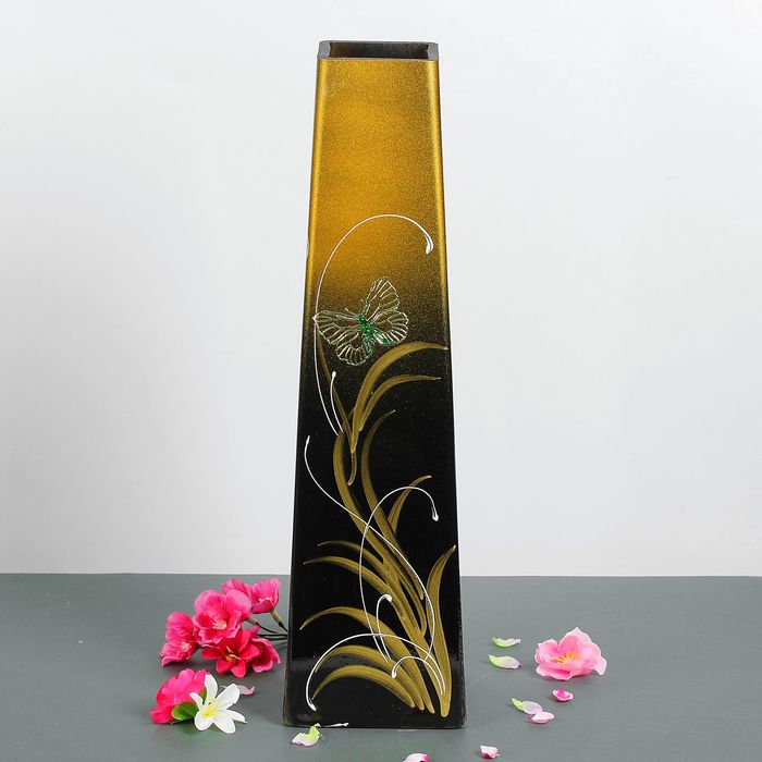 Ваза "Пирамида", ветка, чёрно-золотая