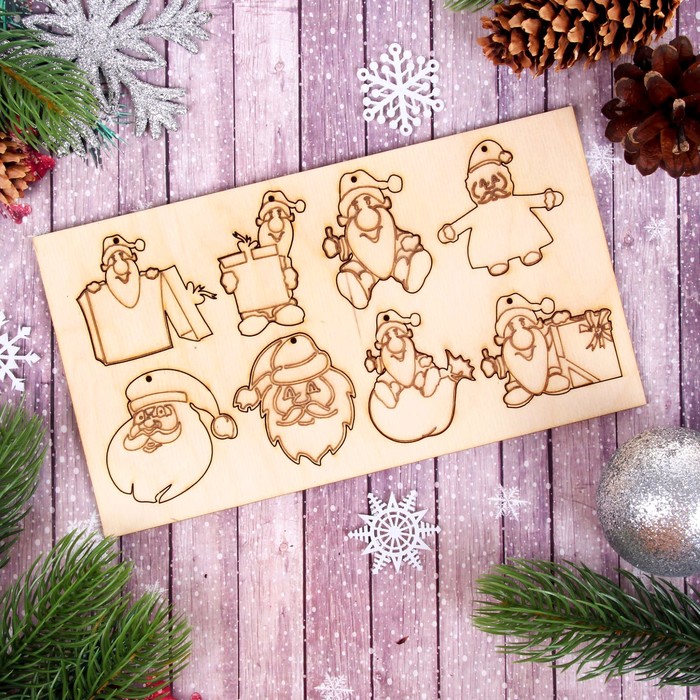 Деревянные подвески "Деды морозы" на планшетке, 8 шт.