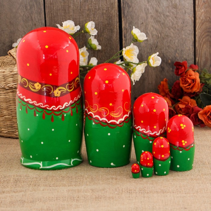 Матрёшка «Георгины», красный платок, 7 кукольная, 17 см