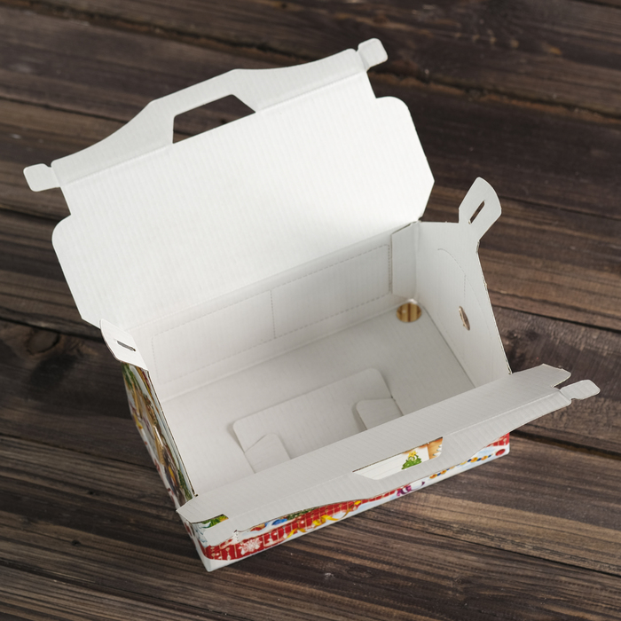 Подарочная коробка "Кормушка с открытками", 26,4 х 14 х 18,5 см