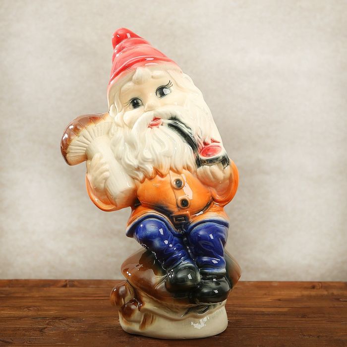 Садовая фигура "Гном с трубкой"