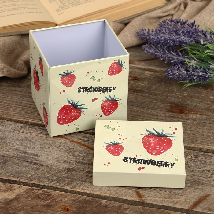 Шкатулка металл "Клубника" 9,2х8,5х9,4 см