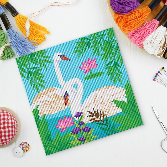 Вышивка крестиком "Лебеди", 35 х 35 см