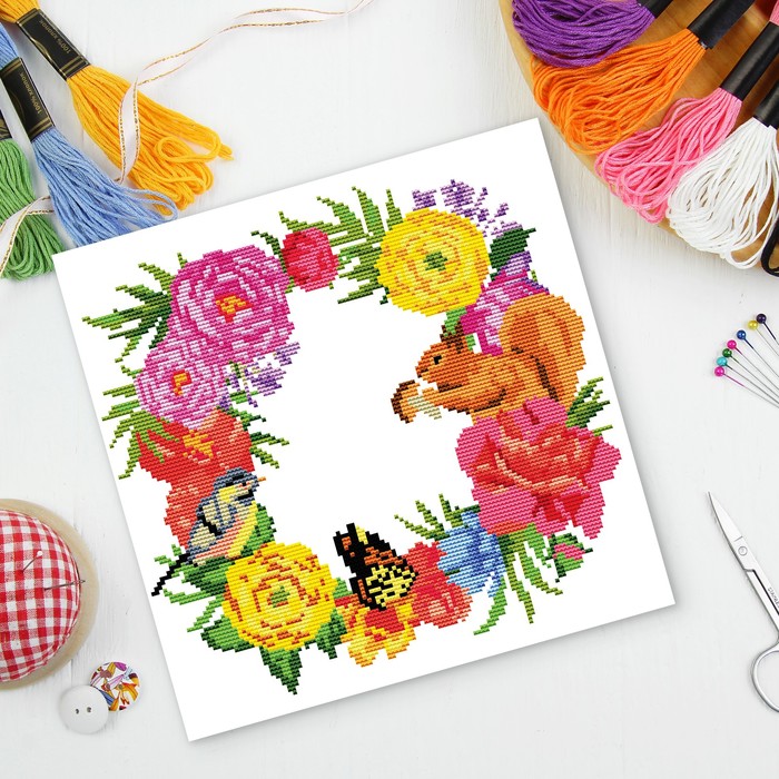 Вышивка крестиком "Венок из цветов", 35 х 35 см