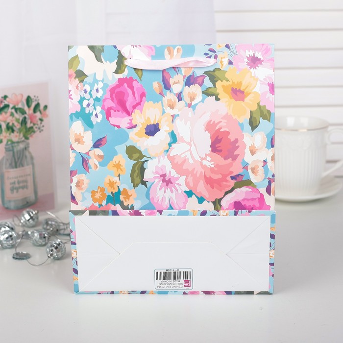 Пакет подарочный "Цветы", люкс, 21 х 10 х 26 см