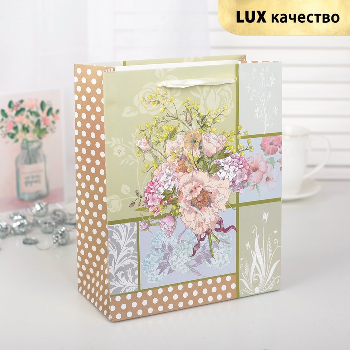 Пакет подарочный "Нежный букет", люкс, 21 х 10 х 26 см
