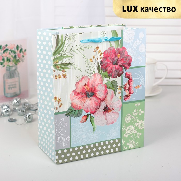 Пакет подарочный "Нежный букет", люкс, 21 х 10 х 26 см