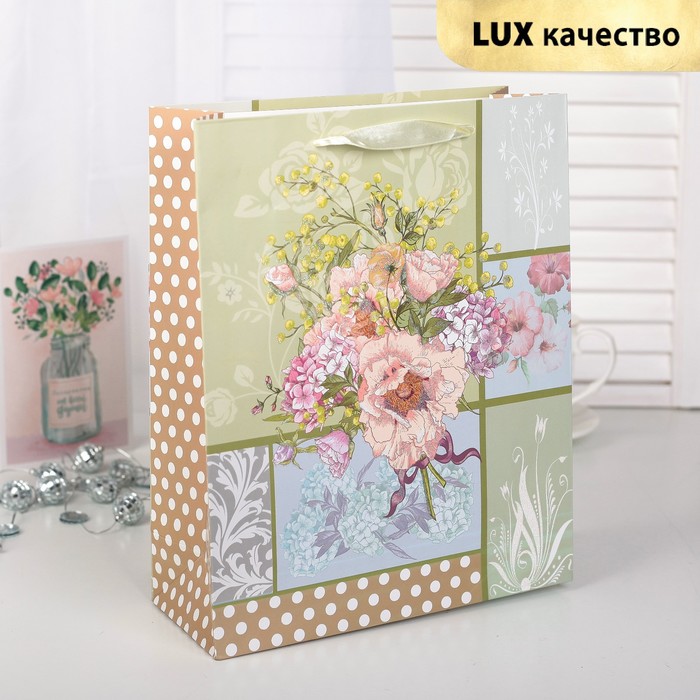Пакет подарочный "Нежный букет", люкс, 26 х 10 х 32 см