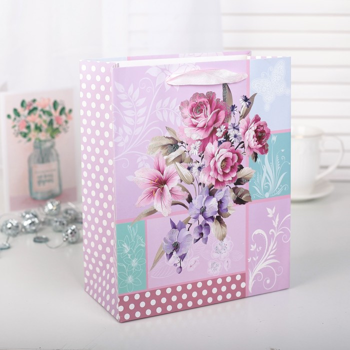 Пакет подарочный "Нежный букет", люкс, 26 х 10 х 32 см