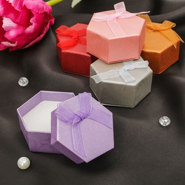 Коробочка подарочная под кольцо "Медовые соты" 5*5,5*2,5, цвет микс, вставка белая