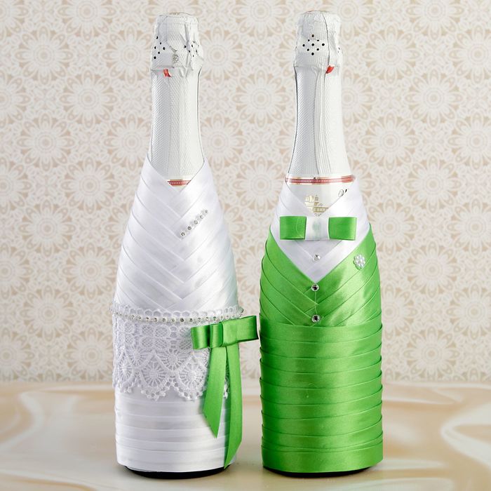 Украшение для шампанского бело-зеленое