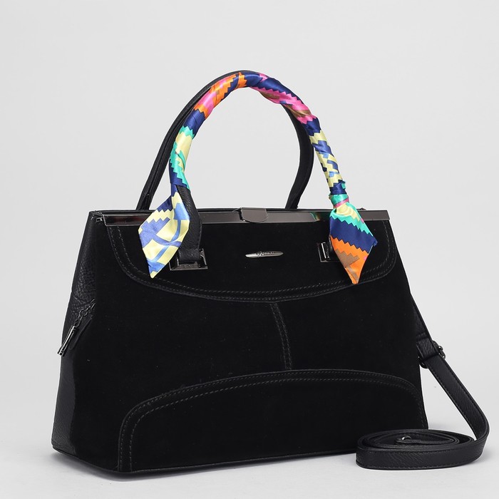 Сумка женская на молнии, 2 отдела, 2 наружных кармана, длинный ремень, цвет чёрный