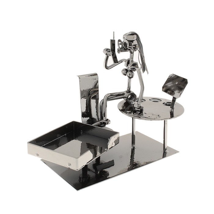 Сувенир для настольных мелочей "Красотка"