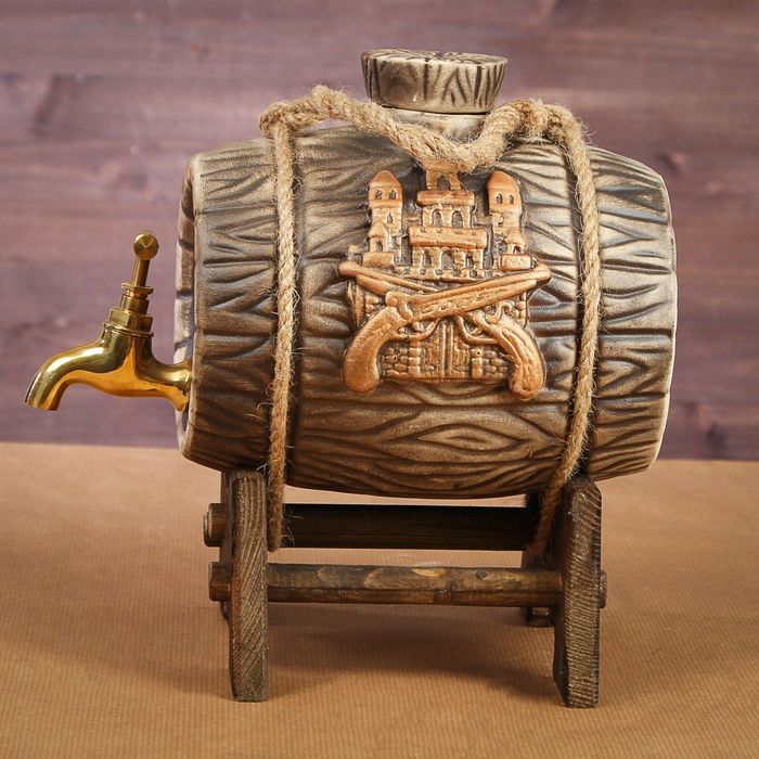 Бочка на деревянной подставке "Замок", латунный кран, 2,5 л