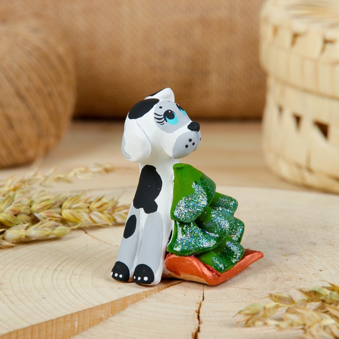 Сувенир ковровская глиняная игрушка «Собачка с санками и ёлкой»