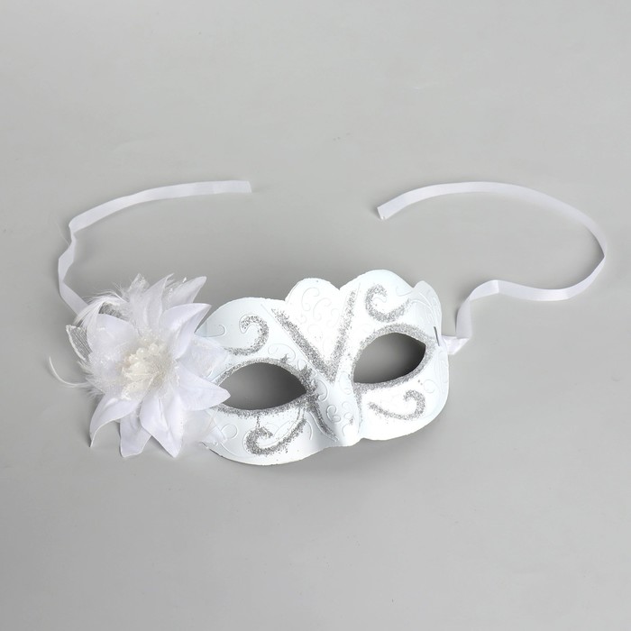 фото Карнавальная маска с узором, с цветком, цвет белый страна карнавалия