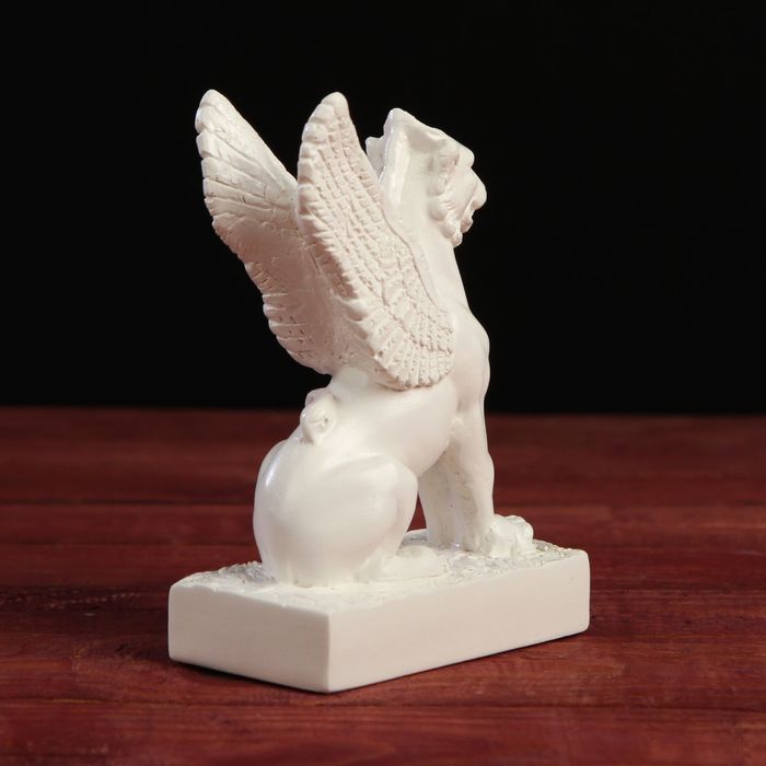 Статуэтка "Грифон" белый 10см