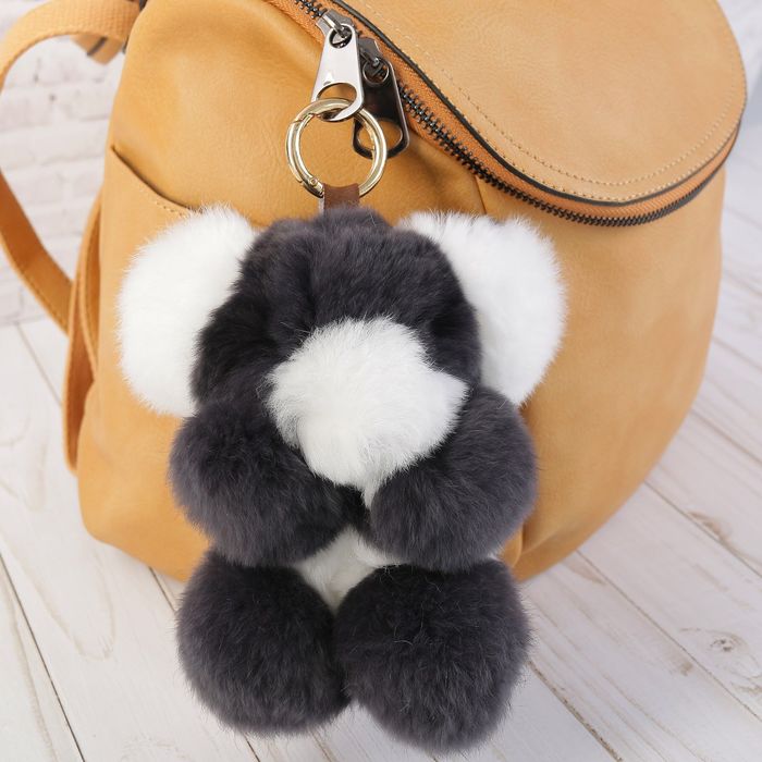 Пушистик на кольце "Тёмно-серый медвежонок с белыми ушками" 17 см