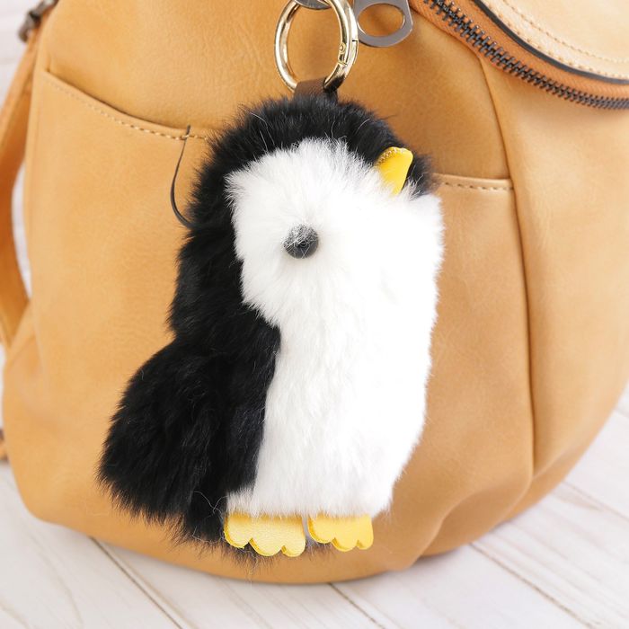 Пушистик на кольце "Пингвинчик чёрный с белым пузиком" 13 см