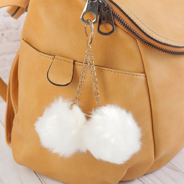 Пушистик на кольце "Два белых шарика" 10 см