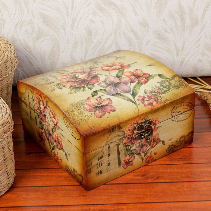 Шкатулка дерево лак "Прекрасные мгновения" 18х18х10 см