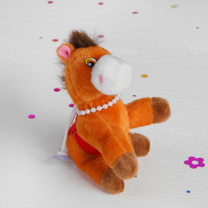 Мягкая игрушка-присоска "Лошадь с бусами" мордочка белая, цвета МИКС