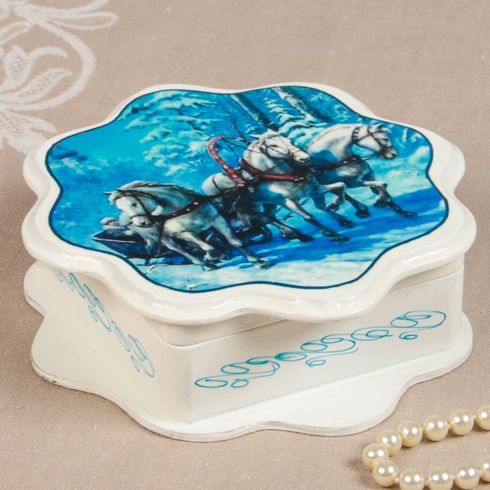 Шкатулка «Тройка», белая, 16×16 см, лаковая миниатюра