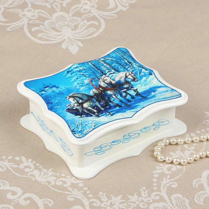 Шкатулка «Тройка в зимнем лесу», белая, 16×14 см, лаковая миниатюра