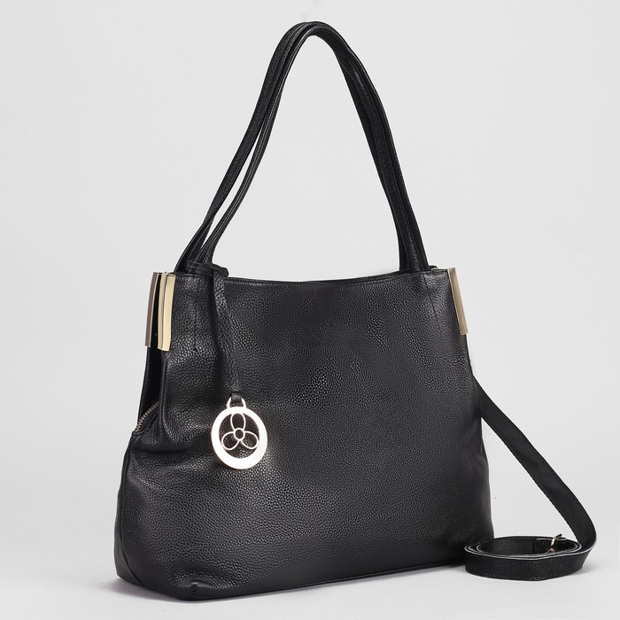 Сумка женская на молнии, 1 отдел, 3 наружных кармана, длинный ремень, цвет чёрный