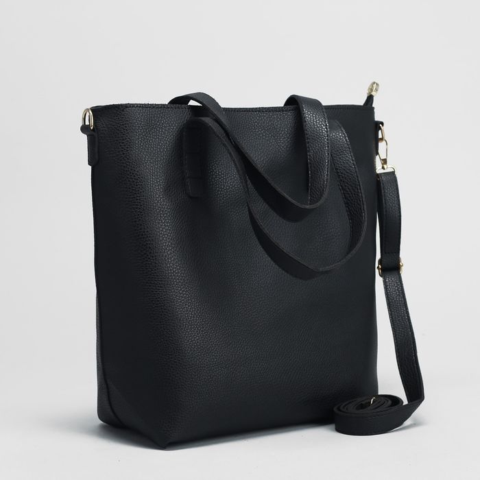 Сумка женская, 1 отдел с перегородкой, наружный карман, длинный ремень, цвет чёрный