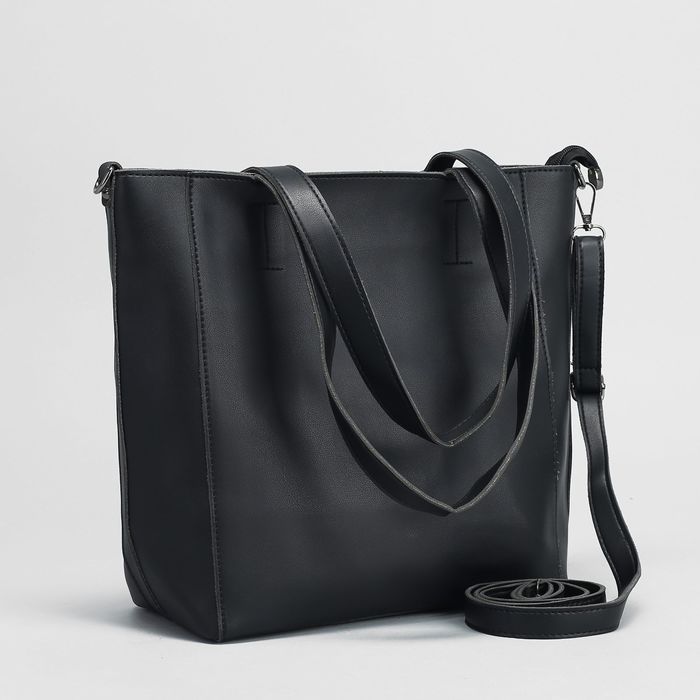 Сумка женская, 1 отдел с перегородкой, наружный карман, длинный ремень, цвет чёрный