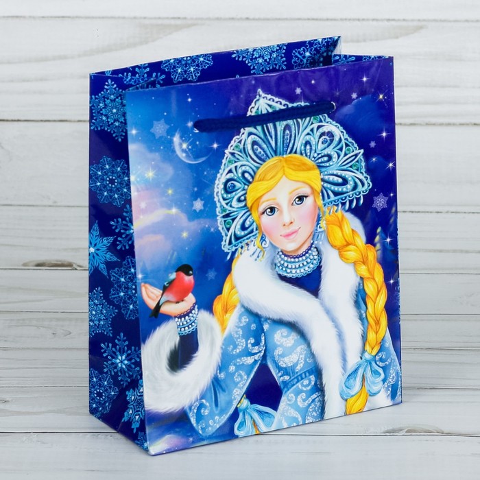 Пакет ламинированный вертикальный «Снегурочка», 11 × 14 × 5 см