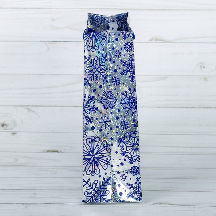 Пакет подарочный голография вертикальный «Исполнения желаний в Новом году», 18 x 23 × 8 см