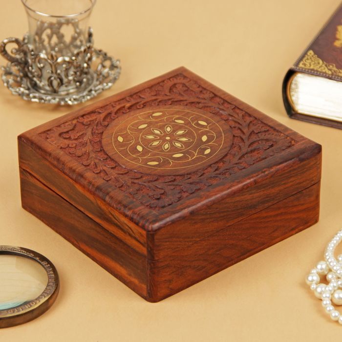 Шкатулка дерево резная "Цветочек" 15х15х6,5 см