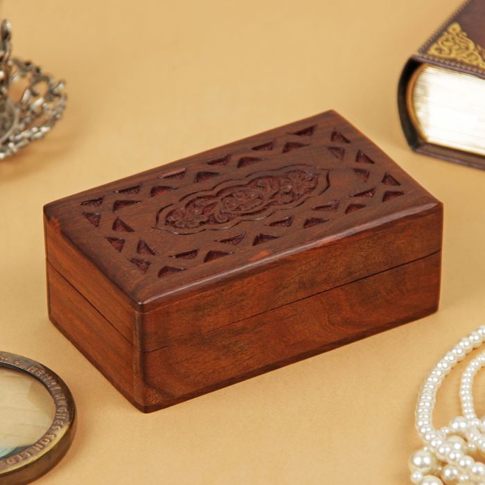 Шкатулка дерево резная "Три цветка" 12,7х7,5х5 см