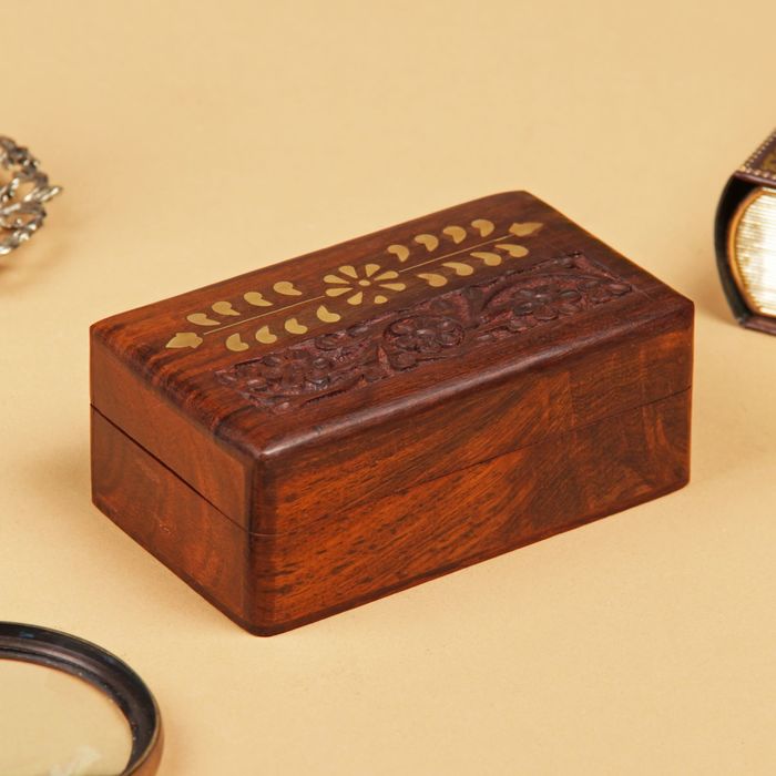 Шкатулка дерево резная "Направления" 12,7х7,5х5 см