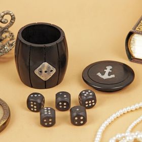 

Бочонок дерево "Пиратский" (игральные кости 5 шт ) 6,5х6,5х6,5 см