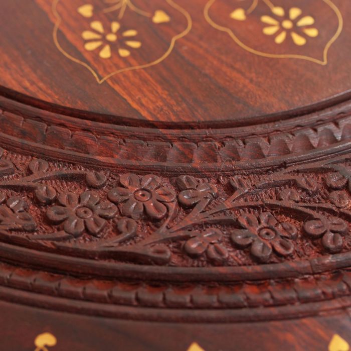 Стол дерево резной "Тайна" 46х46х46 см