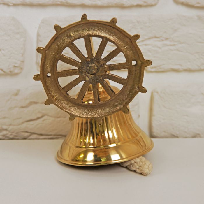 Рында латунь "На штурвале" 17х14х10 см
