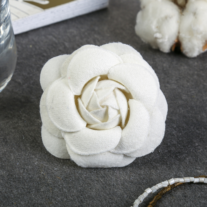 Декор для творчества войлок "Королевская роза" белый (набор 2 шт) 6,5х6,5 см