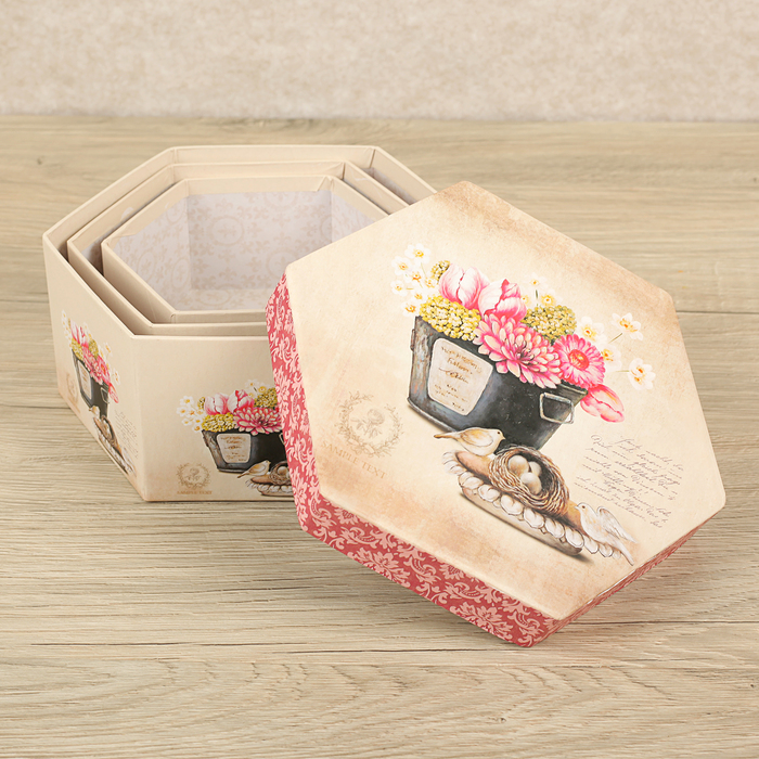 Набор коробок 3в1, 18,5 х 18,5 х 8 - 13,5 х 13,5 х 6,5 см