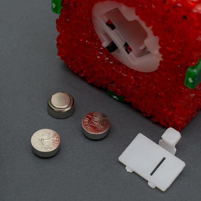 Игрушка световая "Подарок квадр." (батарейки в комплекте) 7 х 8,5см, 1LED, RGB, КРАСН. МИКС