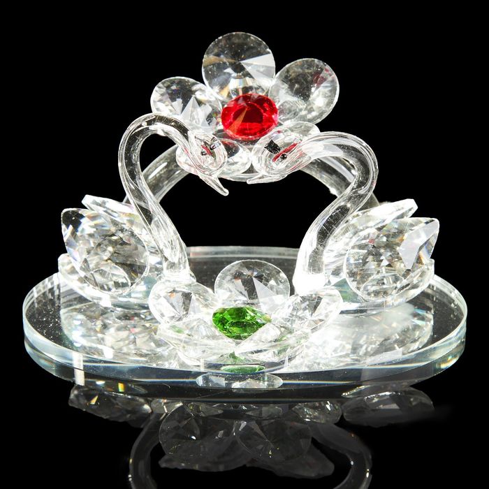 Сувенир стекло "Лебеди с цветами" 6,2х11х8 см