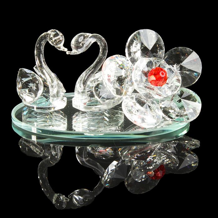 Сувенир стекло "Лебеди с ромашкой" 5,5х11х7 см