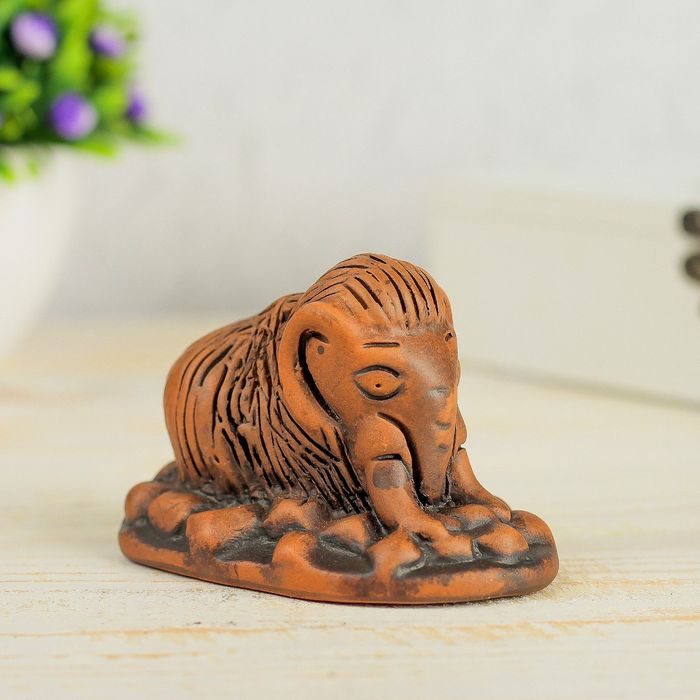 Фигурка "Мамонтенок на подставке" 6см