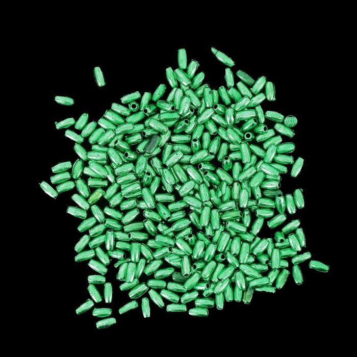 Бисер пластик "Металлический зелёный" 0,6х0,3 см 8 гр